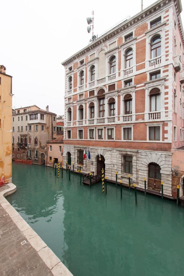 Apartament Explore From A Sophisticated Hideaway In San Polo