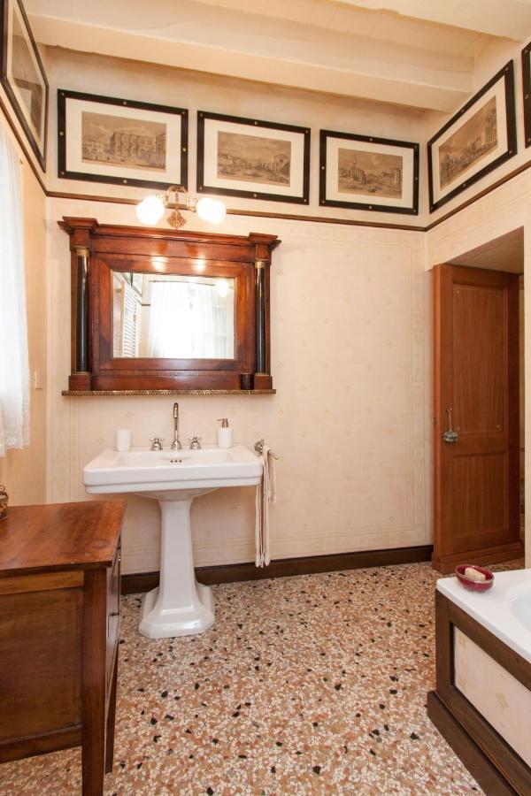 Explore From A Sophisticated Hideaway In San Polo Venezia