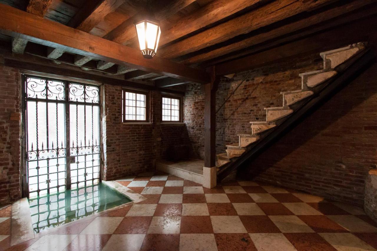 Explore From A Sophisticated Hideaway In San Polo Venezia